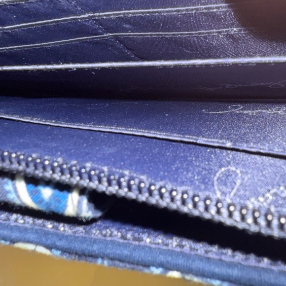Vera Bradley Turnlock Wallet Cotton EUC Navy Blue print - Picture 5 of 6
